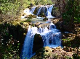 La cascade de Carcès，Carcès的度假屋