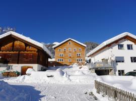 Apartment Feu de Joie by Interhome, hotel di Disentis