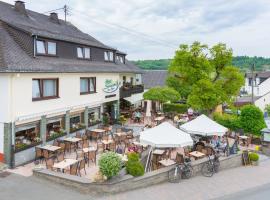 Eifel Hotel Schneider am Maar GmbH: Schalkenmehren şehrinde bir otel