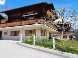 Haus Sandra, hotel i Fiesch