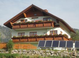 Ferienwohnung Hierzegger, hotell i Tauplitz