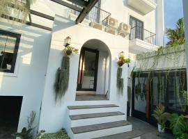 Loewys Home Tanjung Duren Jakarta Barat, hotell i Jakarta