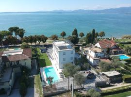 Residence VILLA ADRIANA, ξενοδοχείο διαμερισμάτων στο Μπαρντολίνο