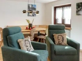 HelloChalet - Maison Mont Fleury- newly refurbished 50 mt center and ski bus stop