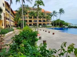 Hon Rom Central Beach Resort