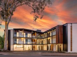 The Osmond Motel & Apartments: Adelaide şehrinde bir otel