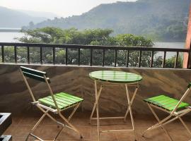 Lake View Lavish studio, hotel i Lavasa