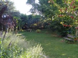 Casa en Luján de Cuyo con pileta, Hotel in Vistalba