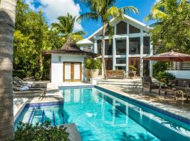 Tree House, hotel i Turtle Cove