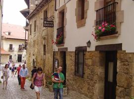 Hospedaje Angelica: Santillana del Mar'da bir otel