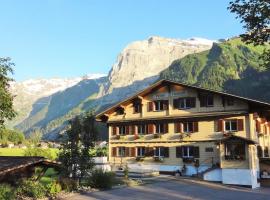 Hotel Garni Hostatt, хотел в Енгелберг