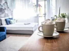 LouLou's Central Apartment with cosy balcony