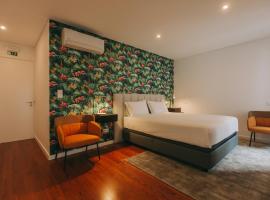 Azores Inn - Family Suites, хостел в Понта-Делгада