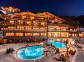 Croce Bianca Leisure & Spa Hotel, luxury hotel in Canazei