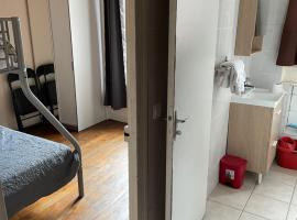 RENT APPART - Colombes, מלון בקולומבה