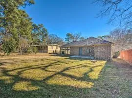 Family Home about 5 Mi to Downtown Little Rock!