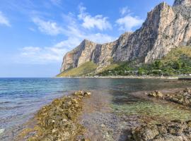 3 Bedroom Amazing Apartment In Palermo Pa, hotel i Sferracavallo