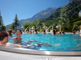 Hotel Alpenblick-Leukerbad-Therme, hotel di Leukerbad