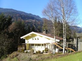 Großes Ferienhaus in ruhiger Lage - WLAN b. 9 Per., hotel v destinaci Saalfelden am Steinernen Meer