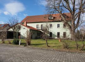 Altes Teichhaus - Pension Ottendorf-Okrilla, готель у місті Ottendorf-Okrilla