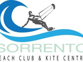 Sorrento Beach Club & Kite Village，位于潘郎的酒店