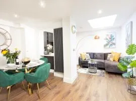 Luxury pad centrally located near Brighton station