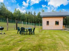 Quaint Chalet in Rogery with Garden Terrace and Barbecue – hotel w mieście Rogery