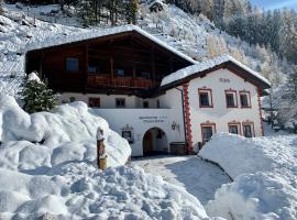 Chalet Aldian Dolomites, Hotel in Wolkenstein in Gröden