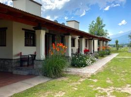 Cabañas La Suyana, hotel u gradu Tafi del Valje