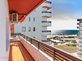 Apartamento nuevo junto a la playa vistas al mar