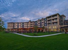 1000 Islands Harbor Hotel, hotel con jacuzzi en Clayton