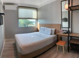 Go Hotels Bacolod, hotel em Bacolod