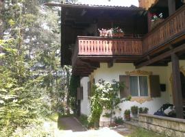 B&B Villa Dolomites Hut, hotel u San Vigilio Di Marebbeu