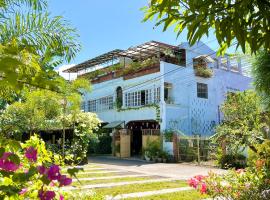 Balai Tinay Guesthouse, hotel v mestu Legazpi