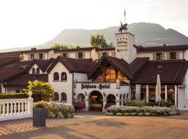 Swiss-Chalet Merlischachen - Romantik Schloss-Hotel am See, hotel v destinaci Küssnacht