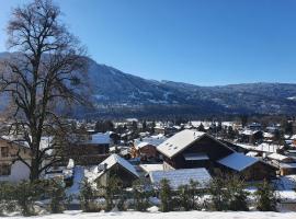 Plein Soleil Modern 3 bedroom apartment with stunning mountain views, hotel i Samoëns