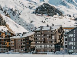 Andermatt Alpine Apartments, hotel i Andermatt