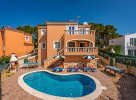 Villa Dolores by Villa Plus, hotel u gradu 'Cala Galdana'