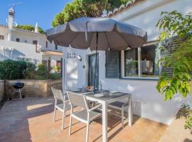 Villa at the beach, hotel u gradu 'Vale do Lobo'