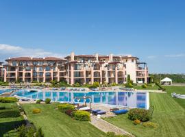 Sea View & infinity pool apartments in Kaliakria resort, hotel u gradu Balčik