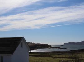 The Loft at Strathardle - Lochside Apartment, Isle of Skye, ubytovanie s kúpeľmi onsen v destinácii Dunvegan