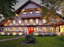 Stone Chalet Bed & Breakfast Inn, bed and breakfast en Ann Arbor