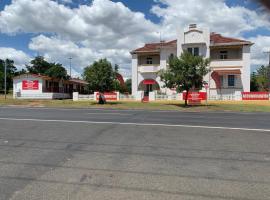 Merriwa Golden Fleece Motor Inn & Lodge incorporating Merriwa Motor Inn & Motel, motel em Merriwa