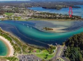 The Boathouse a 3 Bedroom House, hotel din Narooma