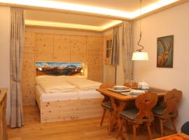 Apartment Chesa Alvetern 5 by Interhome, Hotel in Sils im Engadin