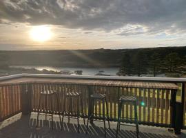 House on the hill, Hotel in Port Campbell