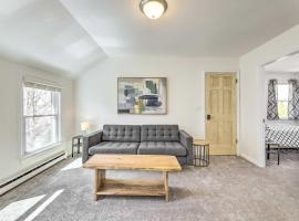 Pet-Friendly Mystic Apartment Walk Downtown!, hotel a Mystic