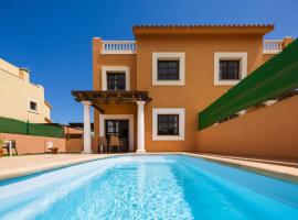 FTV Holidays Homes: Corralejo'da bir otel