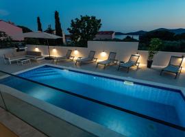 Luxury sea view villa Biograd, отель в Биоград-на-Мору