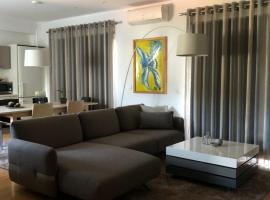 Vanessa House Luxury Apartments โรงแรมในสเกียธอสทาวน์